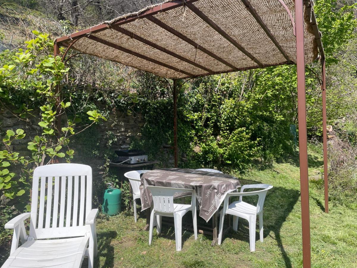 Charmant Petit Gite Au Coeur De L'Ardeche Saint-Melany Esterno foto